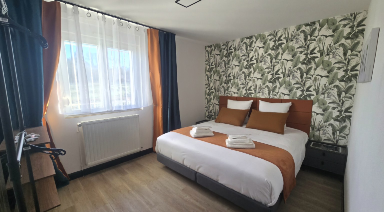 Chambre de l’Appartement 1 avec lit king size 180 par 200